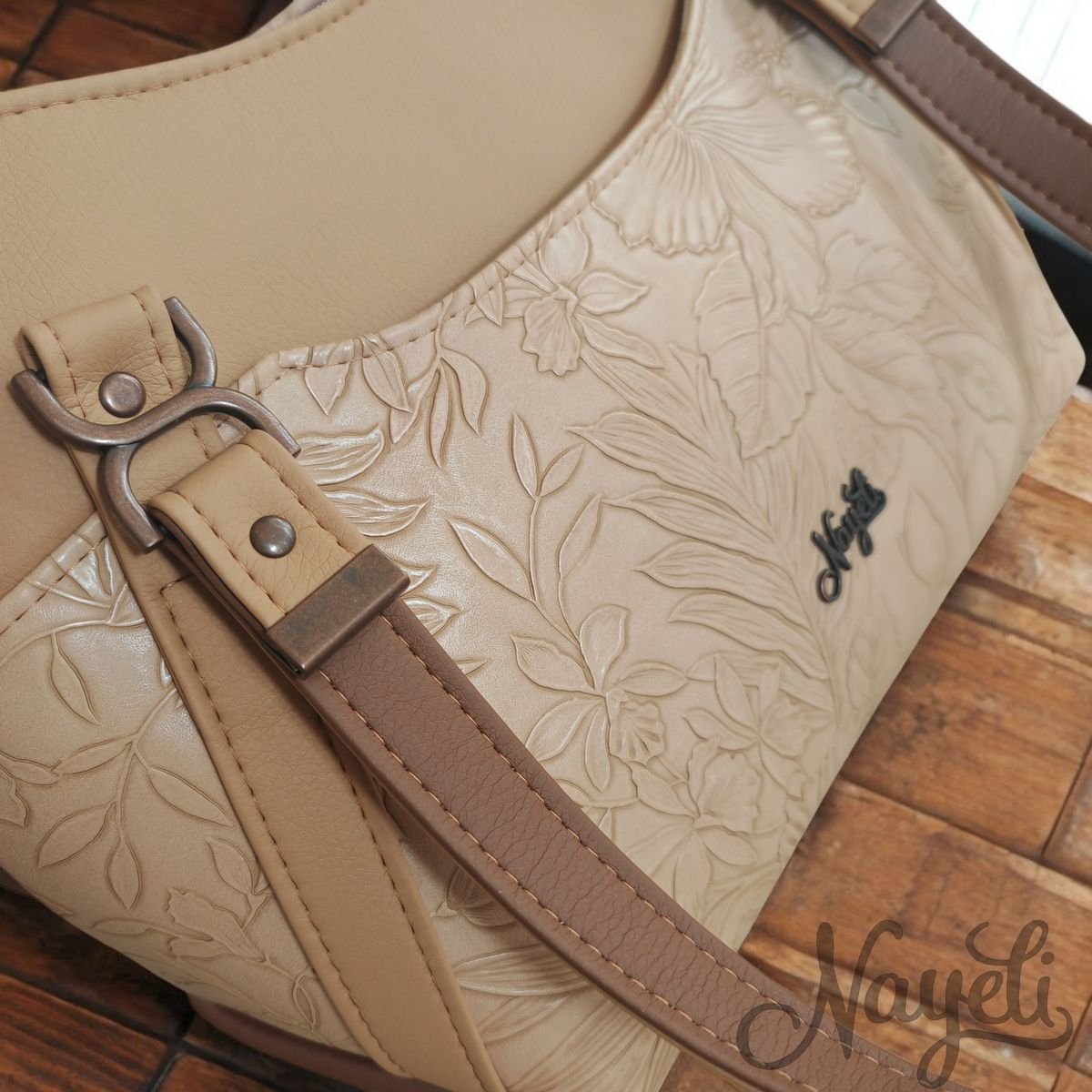 Hiraeth Blooming Flowers #1 cappuccino