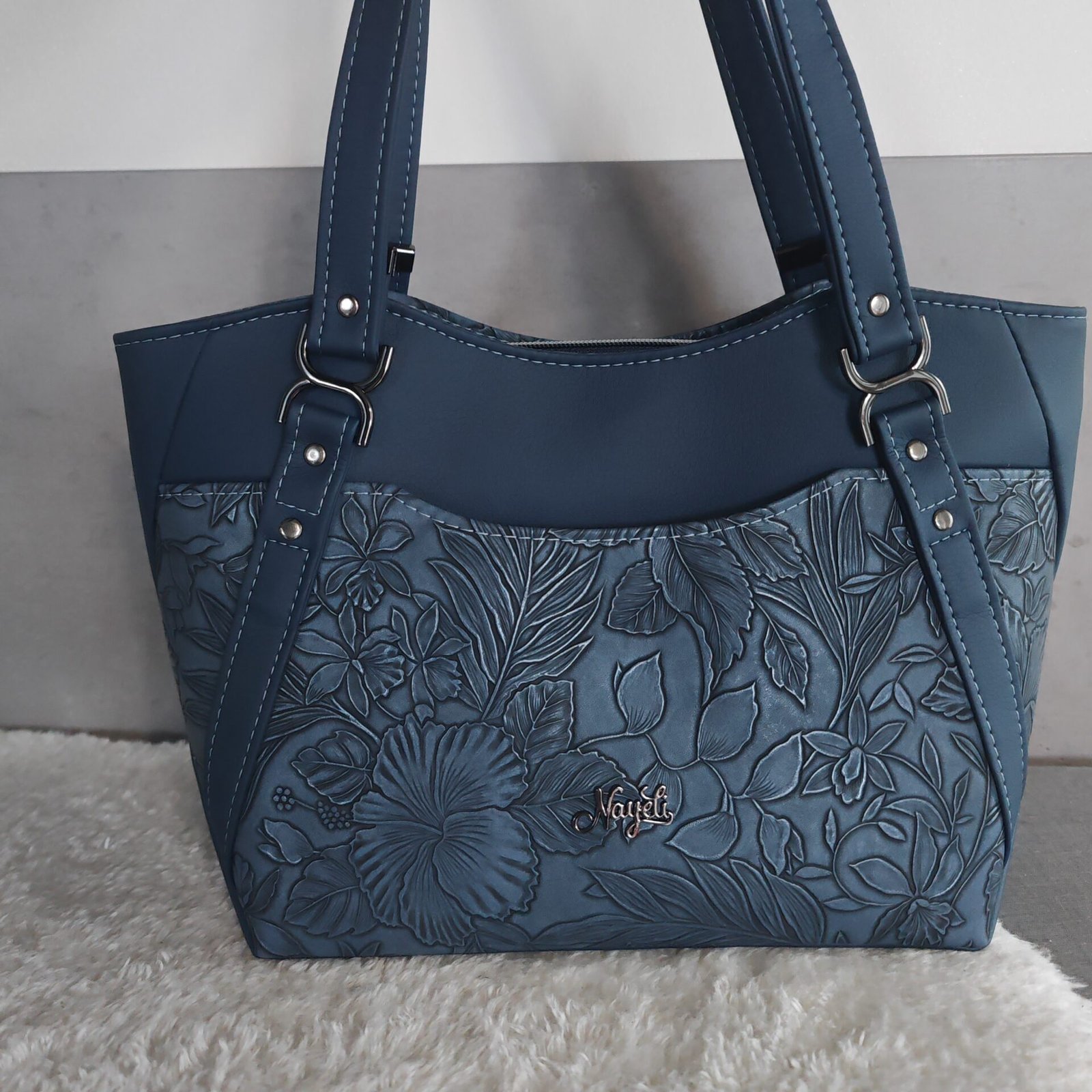 Hiraeth Blooming Flowers #1 rauchblau