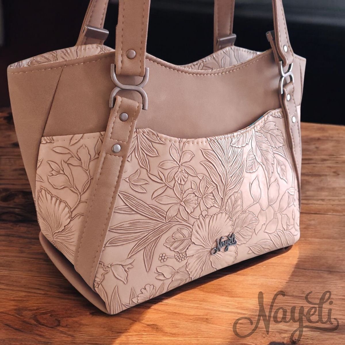Hiraeth Blooming Flowers #1 zimt