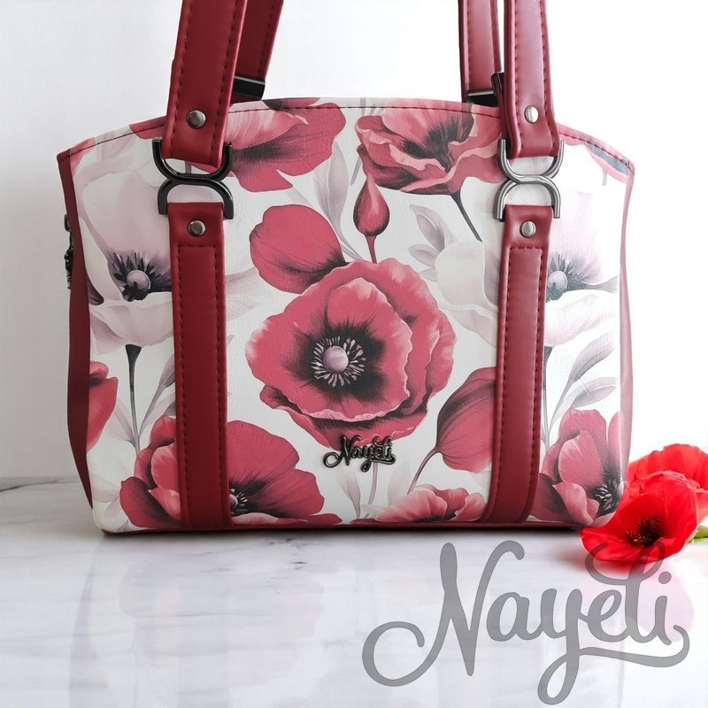 Poppy Kiss Rowena