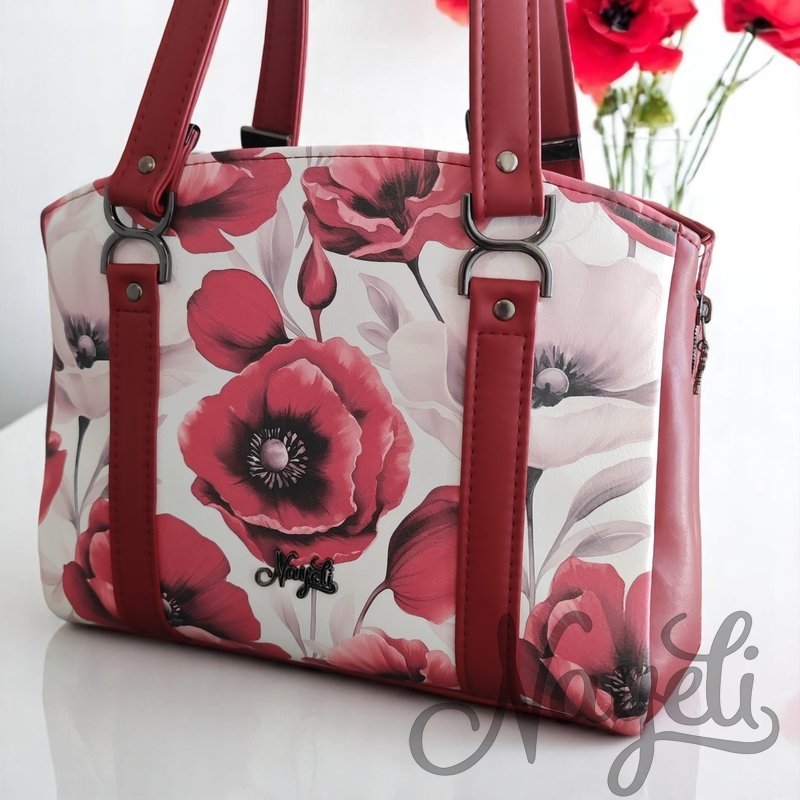 Poppy Kiss Rowena