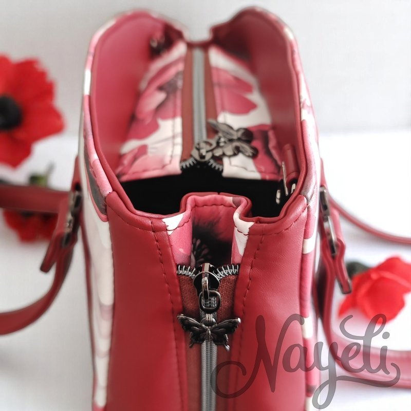 Poppy Kiss Rowena